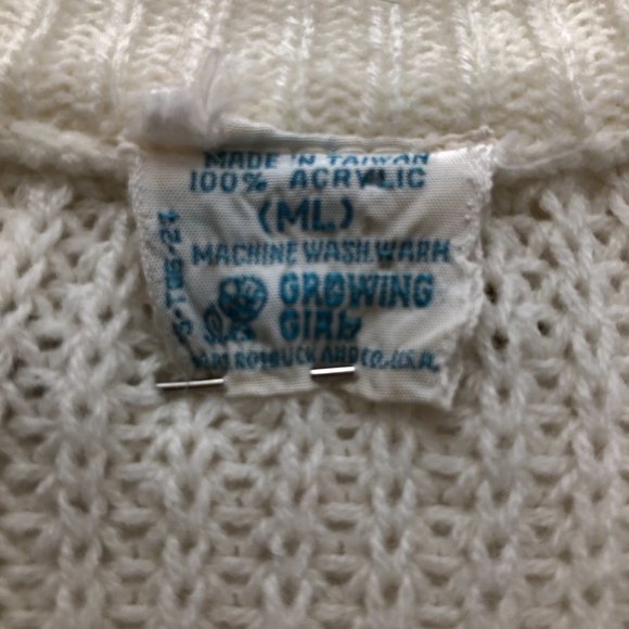 Growing Girls Girls' S ML Knitted Button Down Fringe Hem White Poncho Sweater - Picture 7 of 7